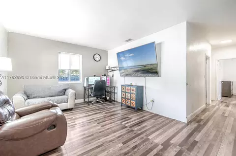1000 NW 114th St, Miami, FL 33168