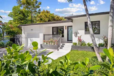 2467 SW 13th St, Miami, FL 33145