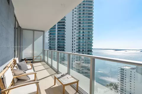 1300 Brickell Bay Dr #2404, Miami, FL 33131