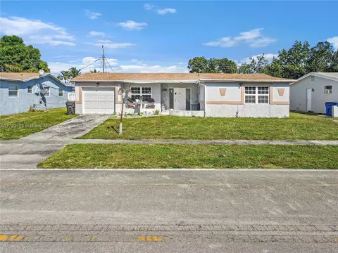 3940 NW 34th Ave, Lauderdale Lakes, FL 33309