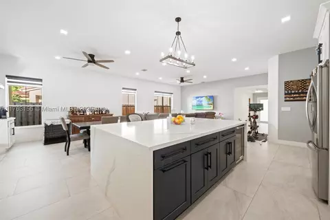 13956 S Cypress Cove Cir, Davie, FL 33325