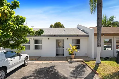 5225 SW 140th Pl, Miami, FL 33175