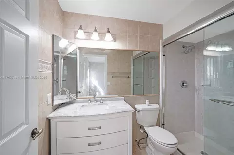 19081 NW 77th Ct, Hialeah, FL 33015 photo 14