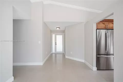 19081 NW 77th Ct, Hialeah, FL 33015 photo 4
