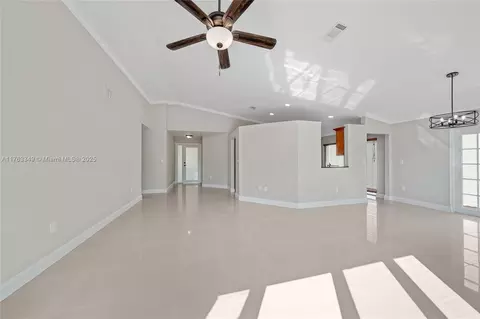 19081 NW 77th Ct, Hialeah, FL 33015 photo 5