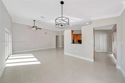 19081 NW 77th Ct, Hialeah, FL 33015 photo 9