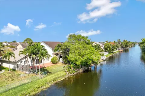 19081 NW 77th Ct, Hialeah, FL 33015 photo 42
