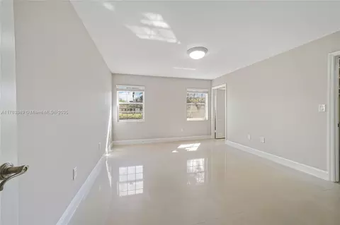 19081 NW 77th Ct, Hialeah, FL 33015 photo 7