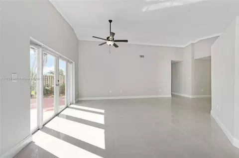 19081 NW 77th Ct, Hialeah, FL 33015 photo 10