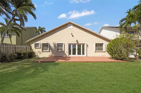 19081 NW 77th Ct, Hialeah, FL 33015 photo 34