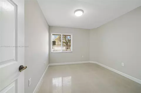 19081 NW 77th Ct, Hialeah, FL 33015 photo 12