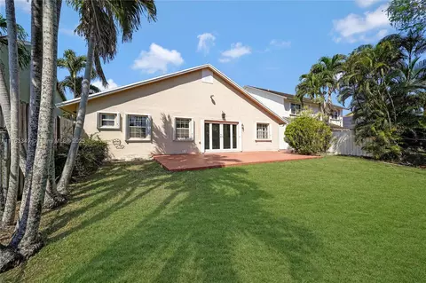 19081 NW 77th Ct, Hialeah, FL 33015 photo 35