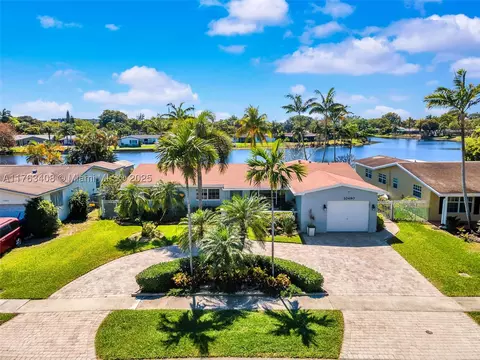 10490 NW 18th Pl, Pembroke Pines, FL 33026