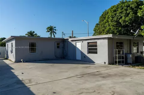 Exterior - 1231 E 8th Ave, Hialeah, FL 33010 photo 3 of 5
