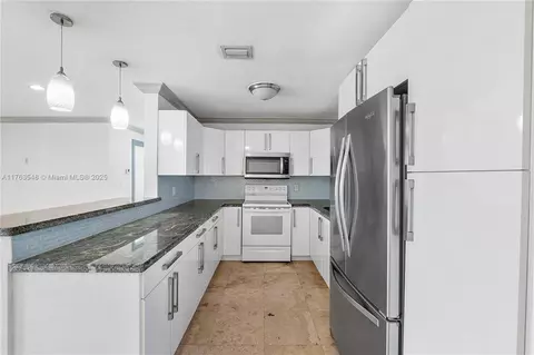 1541 SW 52nd Ave, Plantation, FL 33317