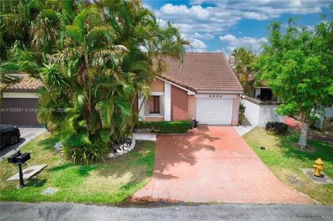 6240 NW 176th Ter, Hialeah, FL 33015