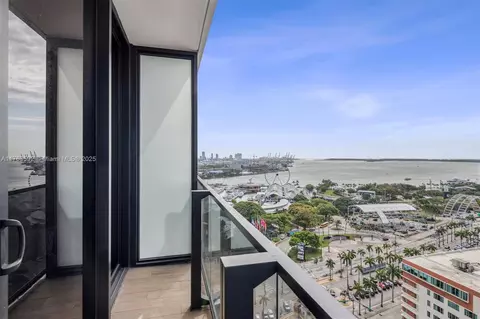 398 NE 5th St #1516, Miami, FL 33132