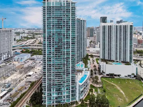 92 SW 3rd St #1710, Miami, FL 33130