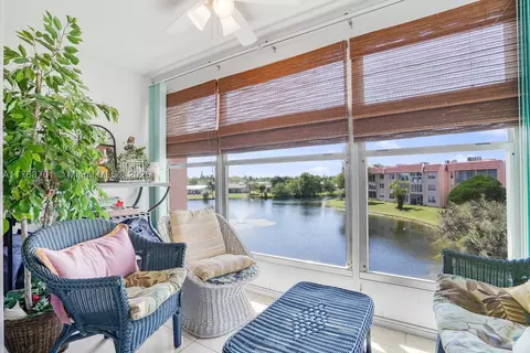 9420 Sunrise Lakes Blvd #311, Sunrise, FL 33322