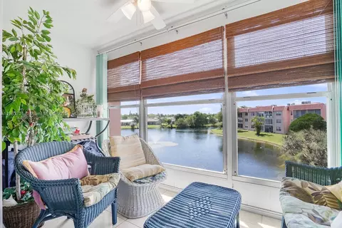 9420 Sunrise Lakes Blvd #311, Sunrise, FL 33322