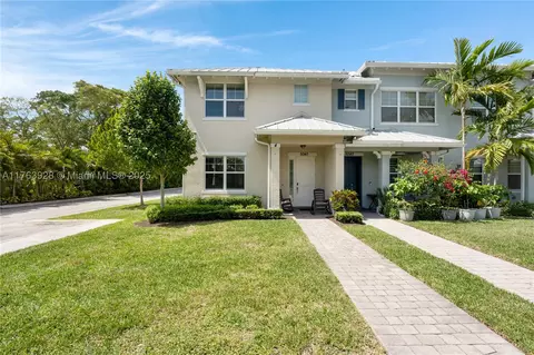 5040 Eucalyptus Dr #4, Hollywood, FL 33021