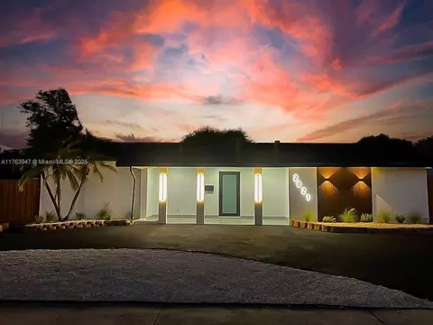2021 N 48th Ave, Hollywood, FL 33021