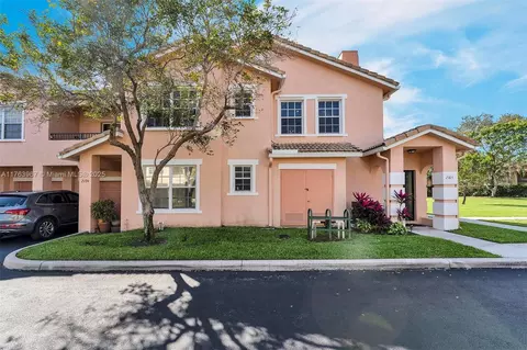 2105 Belmont Ln, North Lauderdale, FL 33068