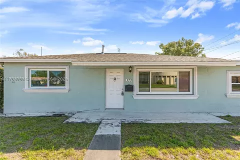 375 58th St N, Saint Petersburg, FL 33710