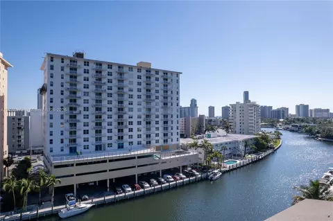 427 Golden Isles Dr #12I, Hallandale Beach, FL 33009