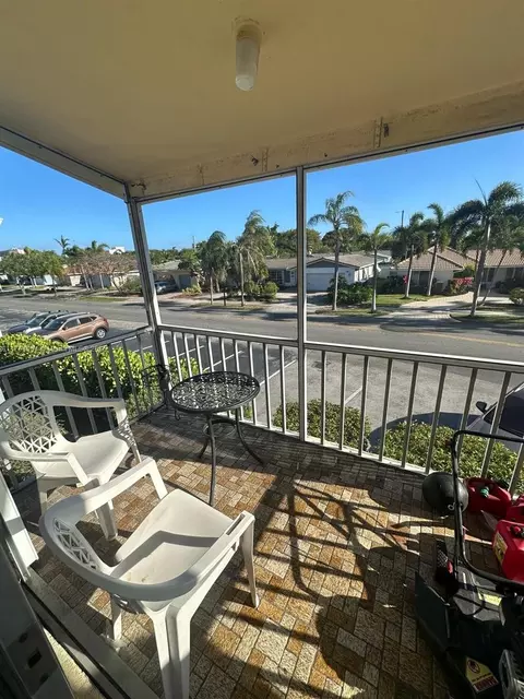 2101 NE 68th St #204, Fort Lauderdale, FL 33308