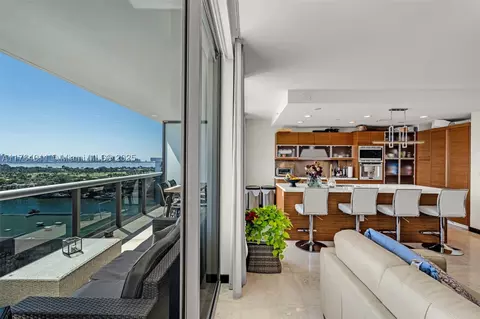 5875 Collins Ave #1704, Miami Beach, FL 33140