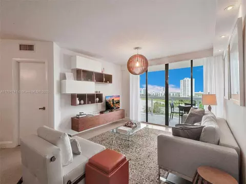 20185 Country Club Dr #909, Aventura, FL 33180