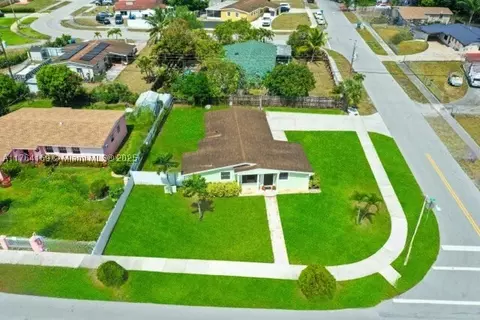 3021 NW 187th St, Miami Gardens, FL 33056