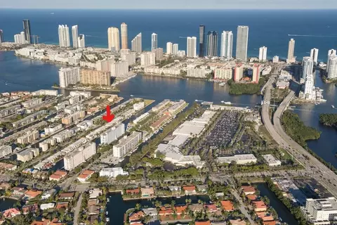 3703 NE 166th St #710, North Miami Beach, FL 33160