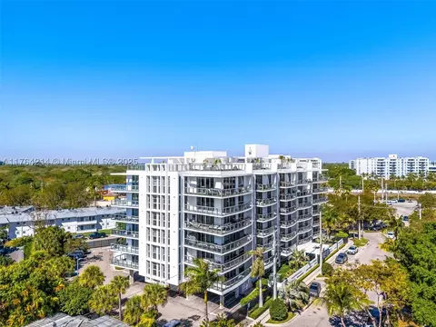 13800 Highland Dr #302, North Miami Beach, FL 33181