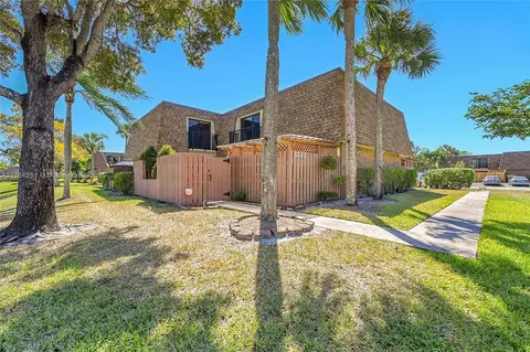 5517 NW 59th Pl, Tamarac, FL 33319