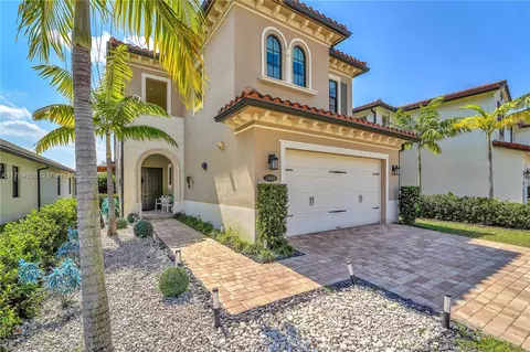 11840 SW 13th Ct, Pembroke Pines, FL 33025