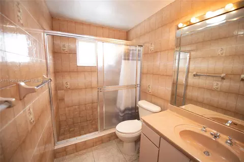 Bath - 130 W 36th St, Hialeah, FL 33012 photo 3 of 3