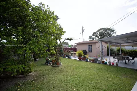 Exterior - 130 W 36th St, Hialeah, FL 33012 photo 2 of 4