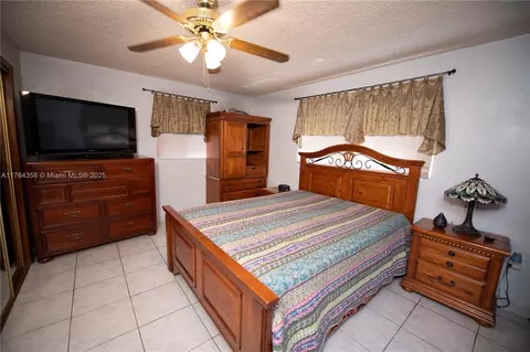 Bedroom - 130 W 36th St, Hialeah, FL 33012 photo 4 of 5