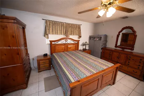 Bedroom - 130 W 36th St, Hialeah, FL 33012 photo 5 of 5