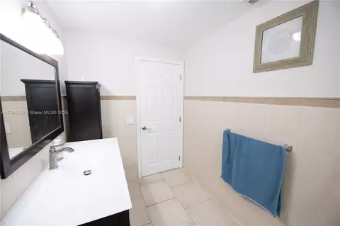 Bath - 130 W 36th St, Hialeah, FL 33012 photo 2 of 3