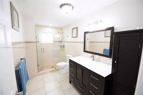 Bath - 130 W 36th St, Hialeah, FL 33012 photo 1 of 3