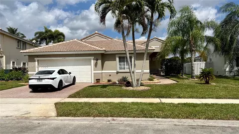16365 SW 2nd Dr, Pembroke Pines, FL 33027