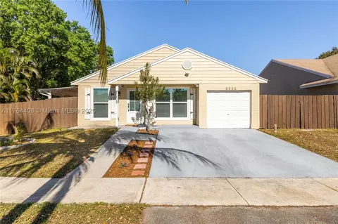 8451 SW 10th Ct, Pembroke Pines, FL 33025