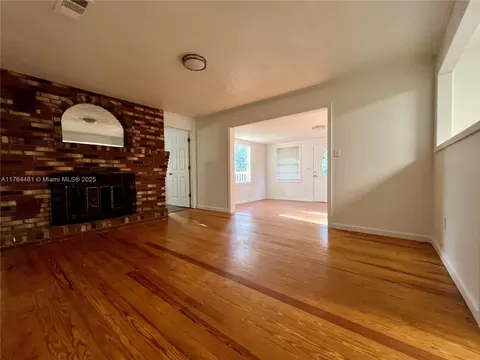 Living - 2985 Hilltop Rd A, Saint Augustine, FL 32086 photo 4 of 5