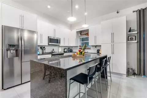 13936 S Cypress Cove Cir, Davie, FL 33325