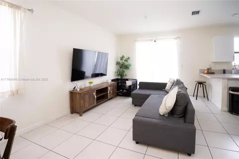 Undisclosed, Hialeah, FL 33018 photo 13