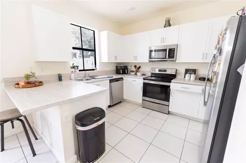 Undisclosed, Hialeah, FL 33018 photo 14