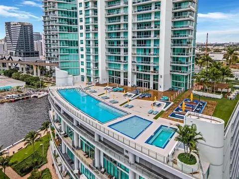92 SW 3rd St #1410, Miami, FL 33130